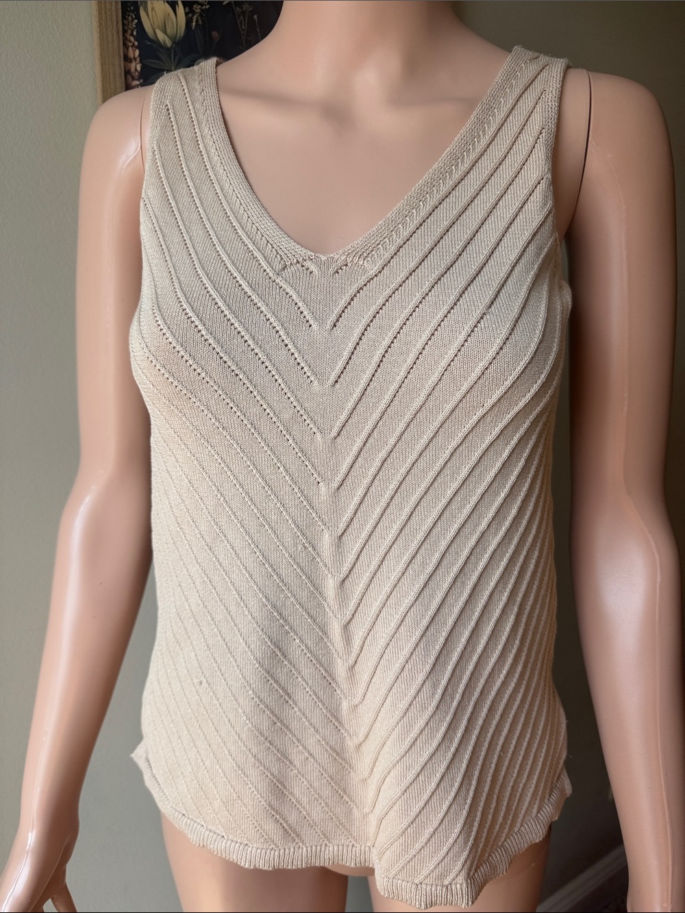 Tahari Cream Ribbed V-Neck Knit Tank